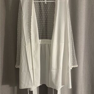 Flora Nikarooz white silk robe